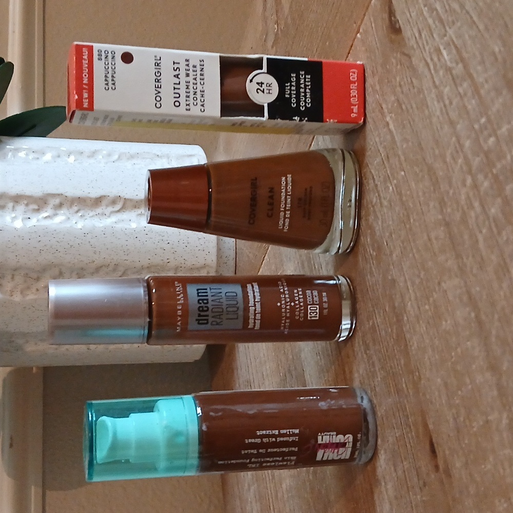 New Uoma, Covergirl, Maybelline Bundle Of 3 Foundation And Concealer Makeup - Picture 3 of 16